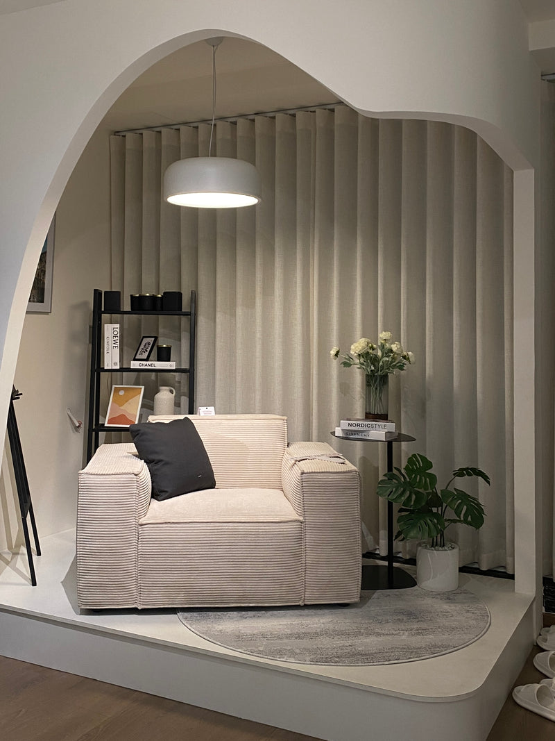 BOLD ARMCHAIR