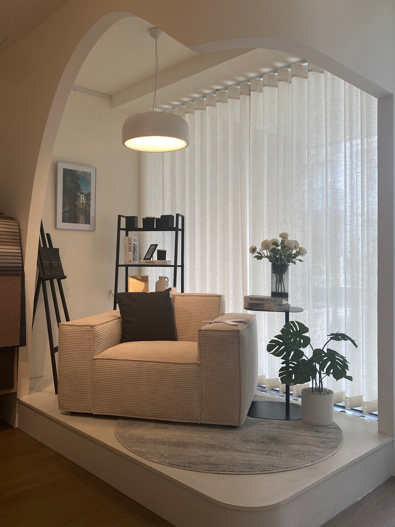 BOLD ARMCHAIR