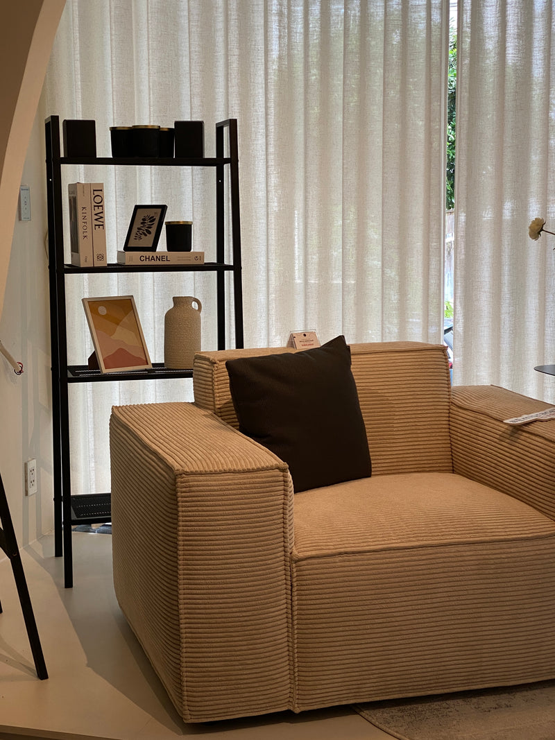 BOLD ARMCHAIR
