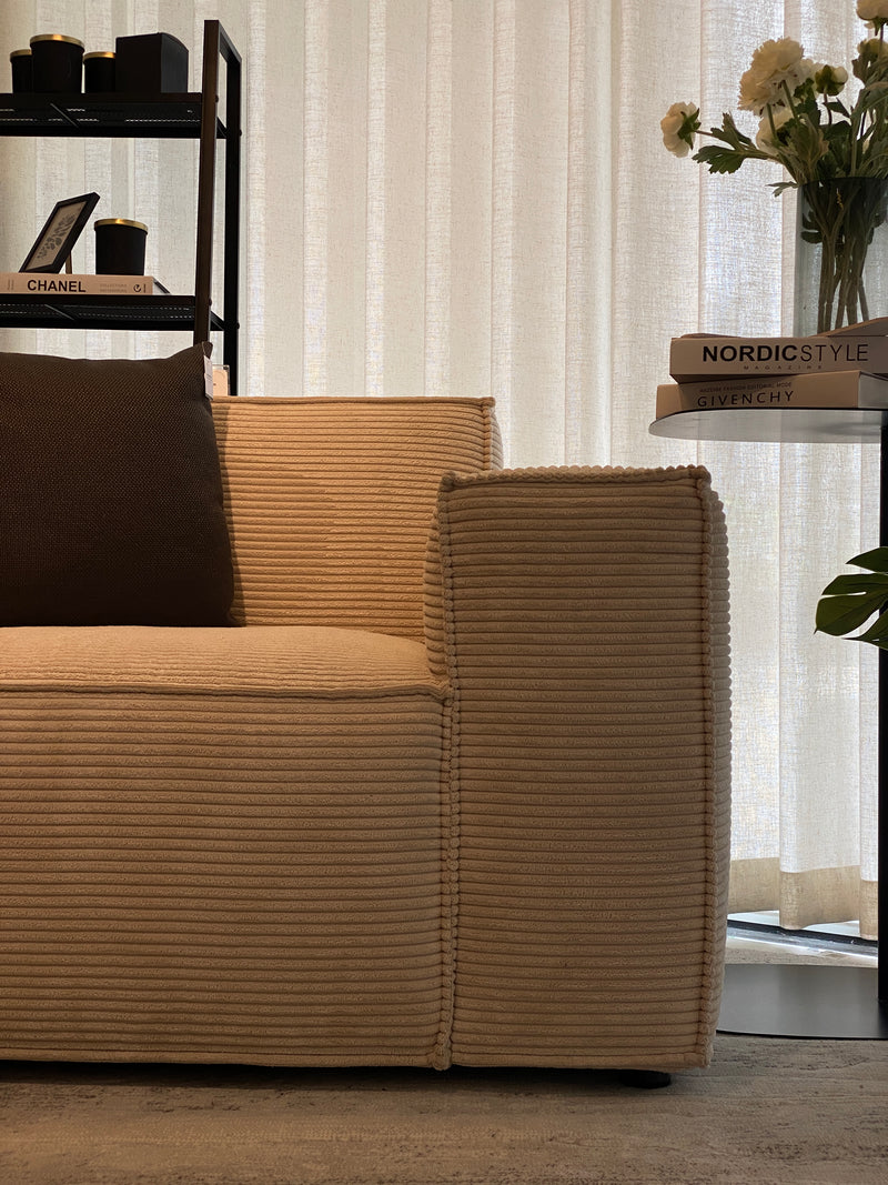 BOLD ARMCHAIR