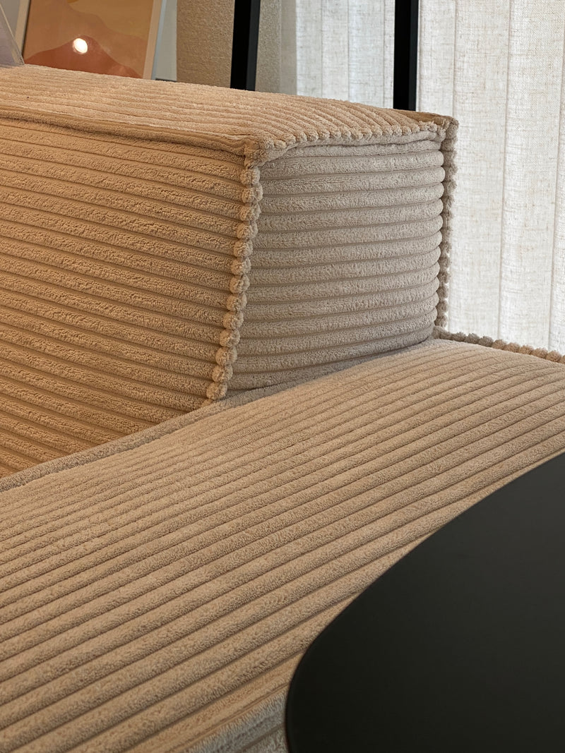 BOLD ARMCHAIR