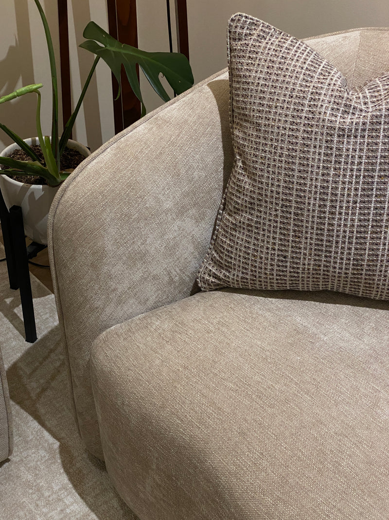ELLIPSE ARMCHAIR - SAMPLE SALE