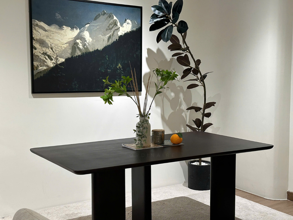 ELAINE DINING TABLE - SAMPLE SALE