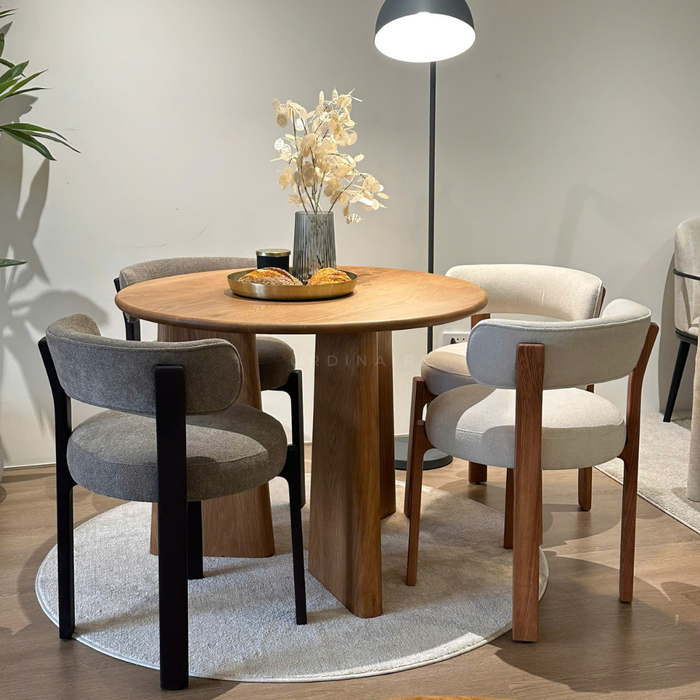 SORA DINING TABLE - SAMPLE SALE