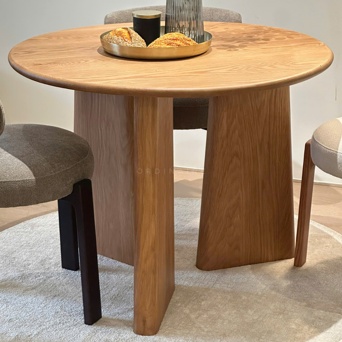 SORA DINING TABLE - SAMPLE SALE
