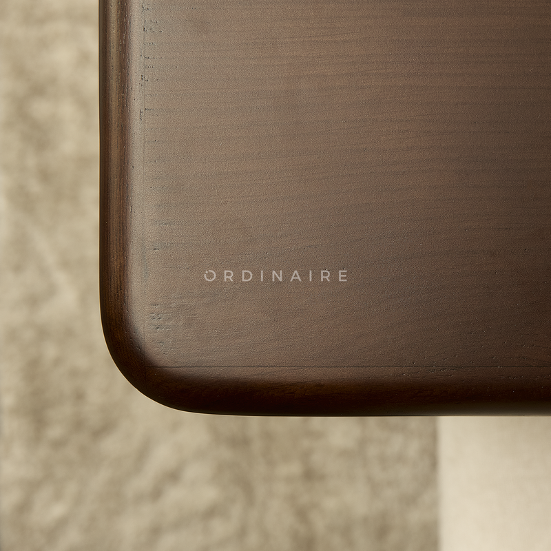 NAGI DINING TABLE