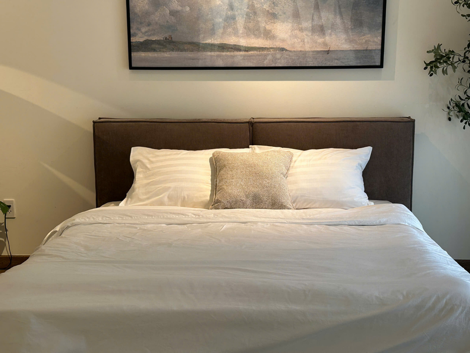 BOLD BED - SAMPLE SALE