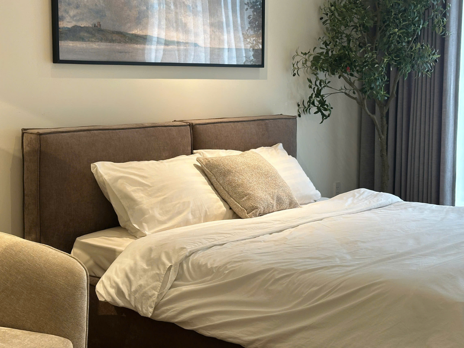 BOLD BED - SAMPLE SALE