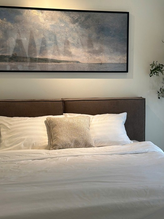 BOLD BED - SAMPLE SALE