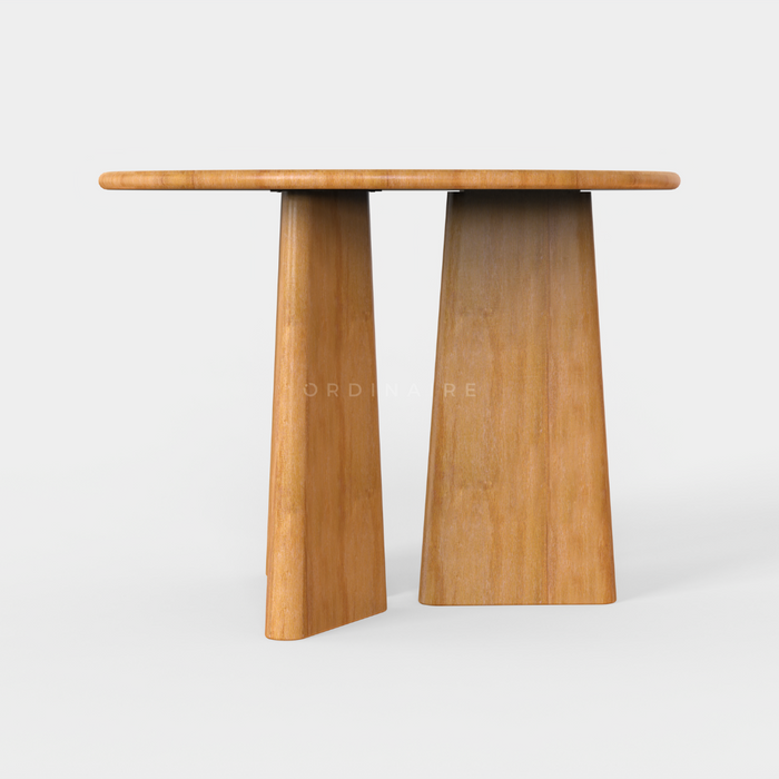 SORA DINING TABLE