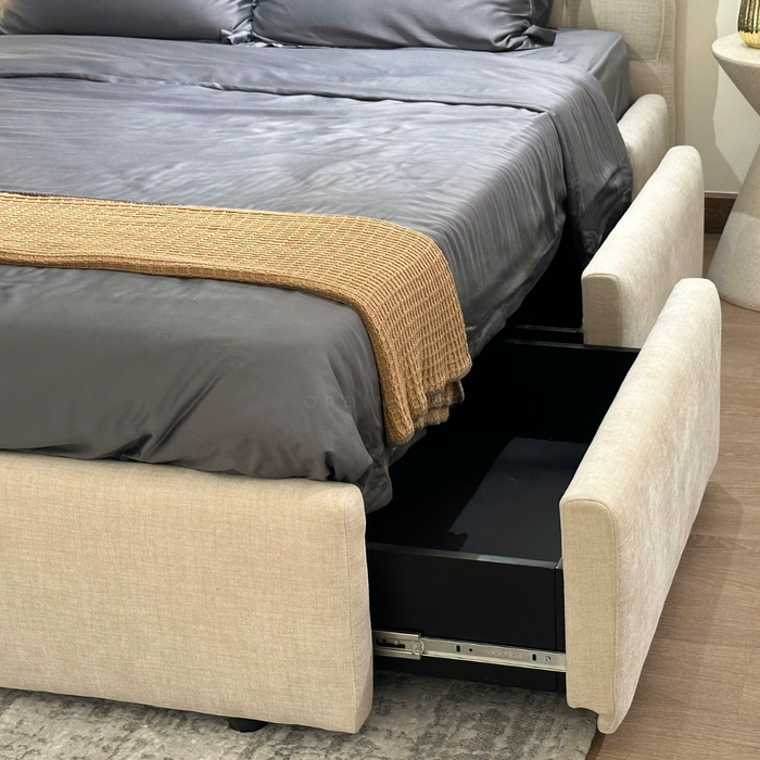 RANDI BED - SAMPLE SALE